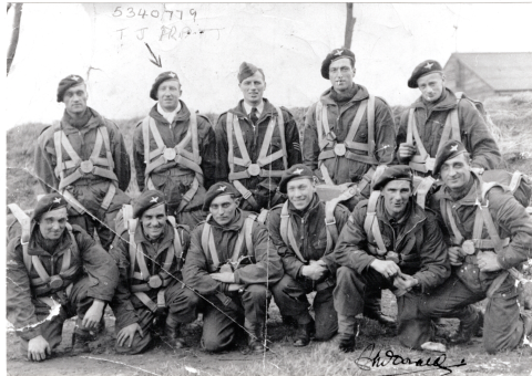 LCPL T J Pratt (top row - second from the left). Course R1S4 in 1945