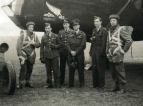 David Dobie ( Left) and Captain Crichton (Right) RAF Dishforth 1942