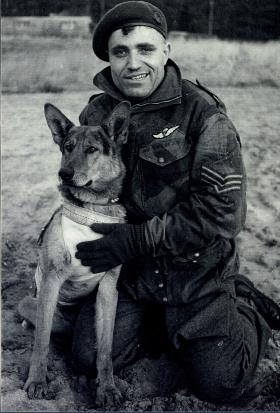 Peter Kowalski and Para Dog Johnny, Bulford, 1944