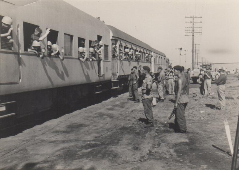 AA Railway carriages full of troops 