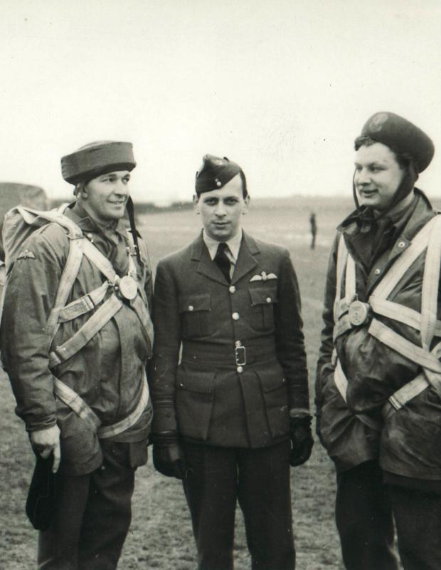 David Dobie (left) with Sqn Ldr Meade (centre) and Captain Crichton (right) at RAF Dishforth, Jan 1942