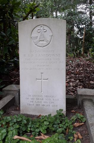 Grave of Pte. R.A.F. Lansdowne