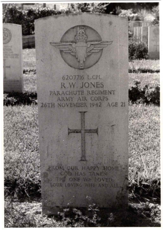 Headstone of LCpl R W Jones, Beja War Cemetery, Tunisia
