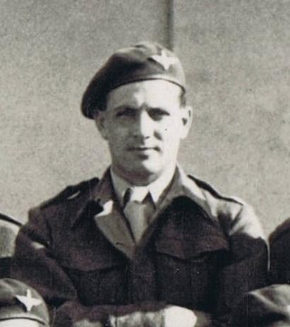OS Lt.J.T.M.MacFadden. 1 Para Bn. Italy. 1943