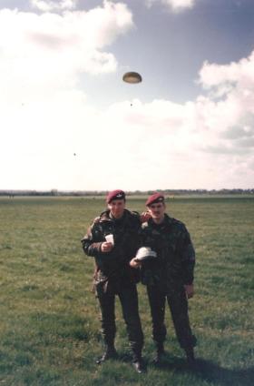Ptes Simpson and Spaven 4 Para, Weston On Green after Balloon jump C1988