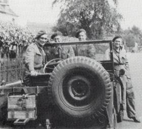E-Sect Sigs & jeep. Boston, LINCS. 1944
