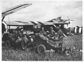 OS E-Section, 1st Airlanding Light Regiment, R.A. Arnhem, Holland, 17 September 1944.
