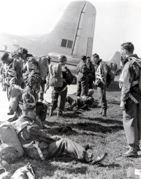 paratroopers by the tail of a hastings 1952