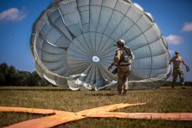 OS Leapfest, MC-6 parachute