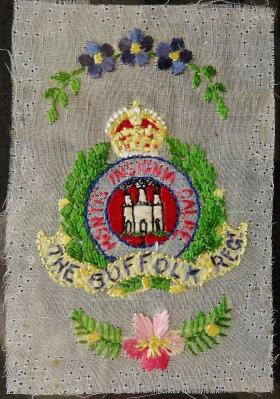 OS Embroidered Suffolk Regiment cap badge