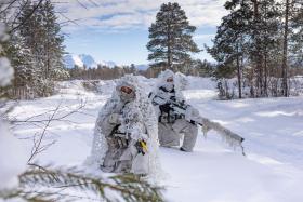 2 Para with sniper rifles snow camouflaged Norway 2023