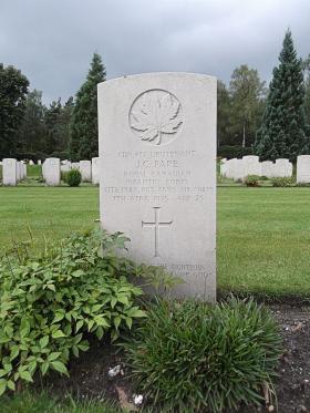 Headstone of Lt JC Pape Holten War Cemetery, August 2011