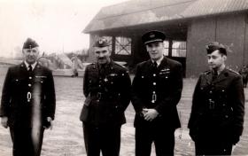 Sosabowski with senior officers at Ringway