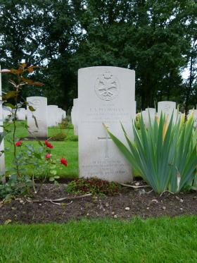 Grave of Captain Thomas Plowman at the Arnhem/ Oosterbeek war cemetery