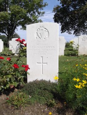 Lt JT MacFadden Grave Hanover War Cemetery 2011