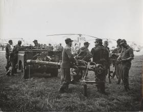 Exercise Mush 1969, Anti-Tank Platoon get ready to go into action by helicopter