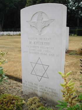 OS Sgt.M.Kalikoff. Mor Pl, 2 Para Bn. Rheinberg Cem. (New headstone) Jul 2006.JPG