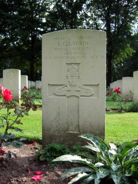 Headstone of Gunner L G Larkin, Oosterbeek War Cemetery, October 2015.