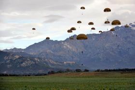 Paratroopers from 2 PARA and 2e REP coming into the drop zone, Exercise BLUE LEGIONNAIRE, January 2014.
