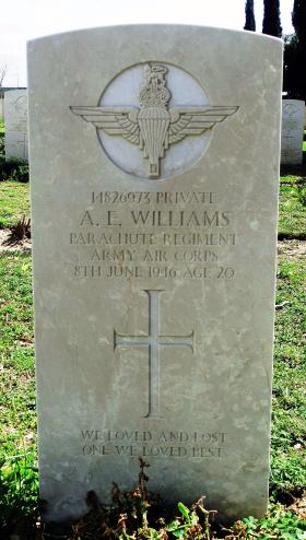 Grave of Pte Albert E Williams, Ramleh War Cemetery, Israel, 2015.