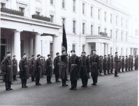 1 PARA mounts guard at Wellington Barracks, 1969