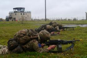 Soldiers from 2 PARA providing covering fire, Exercise Blue Raider, Woodbridge, Nov 2013