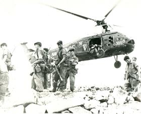 3 PARA soldiers prepare to man a hilltop position, Radfan, 1960s