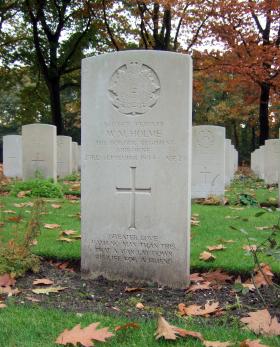 Headstone of Pte W M Holme, Oosterbeek War Cemetery, October 2015.