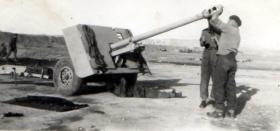 Anti Tank Platoon, 3 PARA in the desert, Canal Zone, 1952.