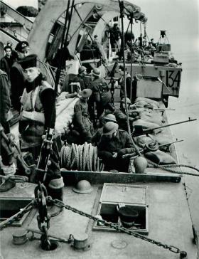 Troops return from Bruneval, 1942.