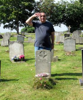 Tom Clarke at Pte James Borucki's grave, 23 August 2015.