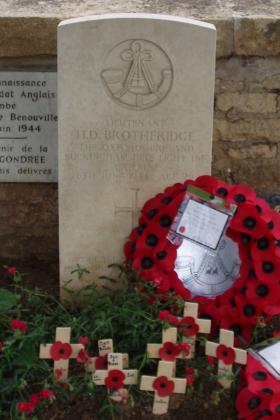 Headstone of Lt Den Brotheridge, Ranville Churchyard
