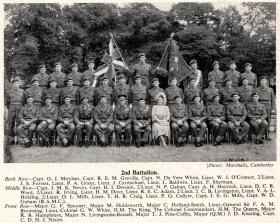 The King and Queen with officers of 2 PARA, Aldershot 19 July 1950.
