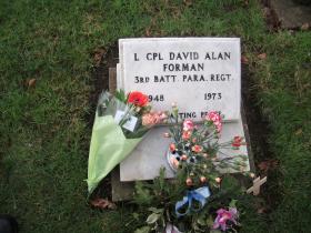 Final resting place of L/Cpl David A Forman, 3 Para
