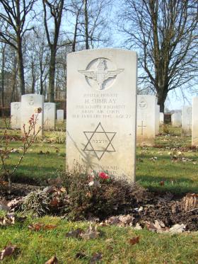 Grave of Pte Hyman Sumray, Hotton War Cemetery, Belgium, 2015.