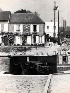 Gondre Café with gun emplacement in foreground, date unknown.