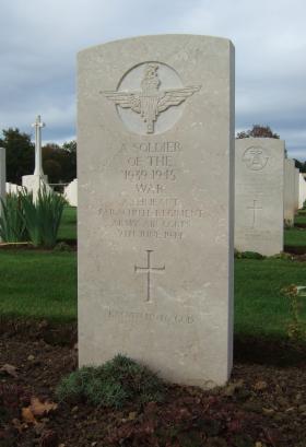 Headstone of an unknown Sergeant of The Parachute Regiment, Ranville Cemetery. 