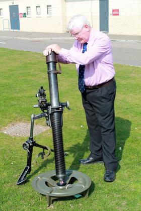 George Averre, Plaman Mapu veteran, with an 81mm Mortar at Colchester 9 April 2015.