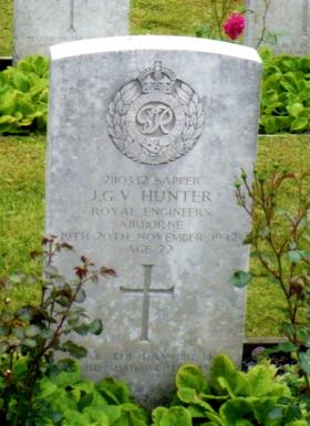 Headstone of Sapper John G V Hunter, Eiganes Churchyard, Stavanger, Norway.