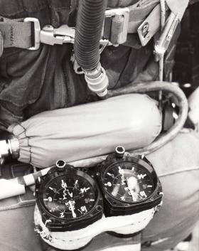 Oxygen cylinder and twin altimeter pack used by JSFTT, 1966