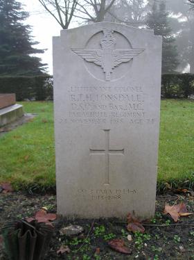Headstone for Lt Col Dickie Lonsdale DSO & Bar MC, Aldershot Military Cemetery, undated.