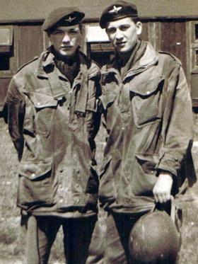 Private C Dennison and Private Tony Hanson, 10 PARA (TA), date unknown.