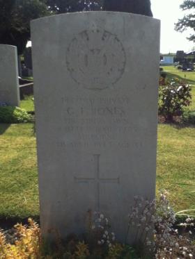 Headstone of Pte GF Jones, Durrington Cemetery, Wiltshire, UK, undated.