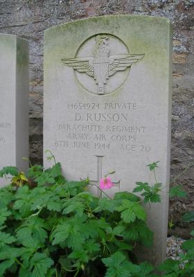 Headstone of Pte D Russon, Herouvillette Cemetery, October 2010.