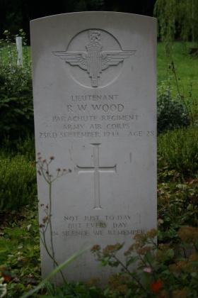 Grave of Lieutenant Ronald William (Billie) Wood