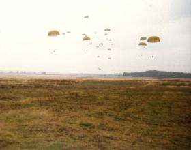 10 PARA drop onto Ginkelse Heide DZ Sept 1983