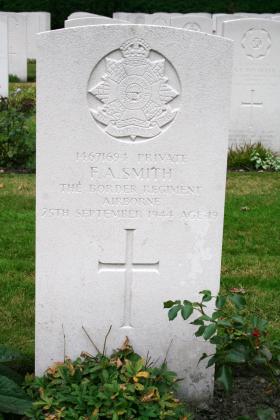Headstone of Pte Freddy Smith Oosterbeek War Cemetery 2009