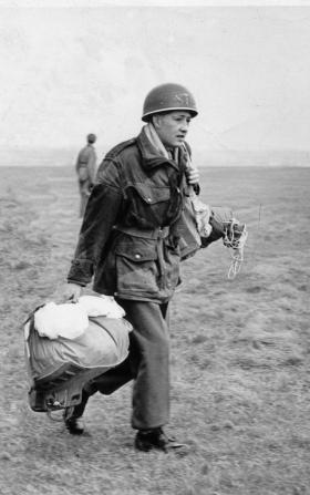 Pte Stan Fowler leaving the DZ 1958