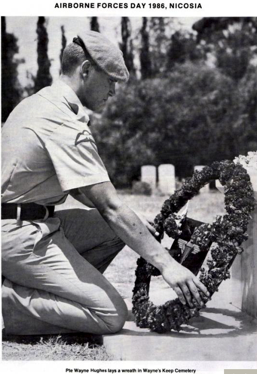  OS Pte Wayne Hughes A Coy 3 Para - Wreath laying at Wayne's Keep Cemetery ABF Day 1986