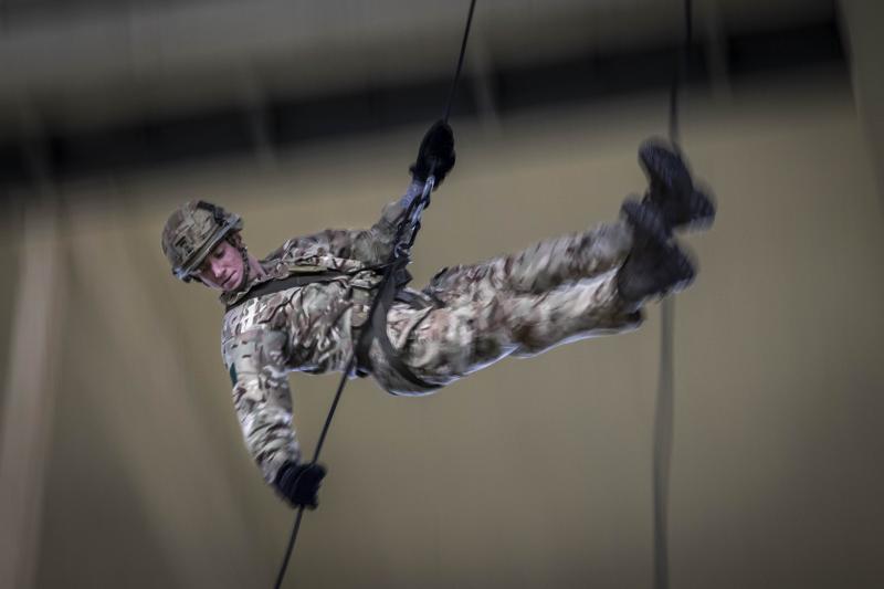 OS member of 3 Para during indoor fast rope training 